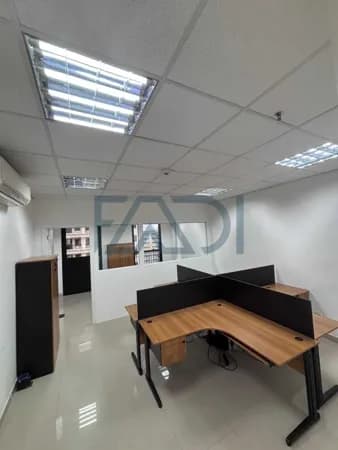 SALA COMERCIAL PARA LOCAÇÃO R$3.000,00 MAIS DESPESAS