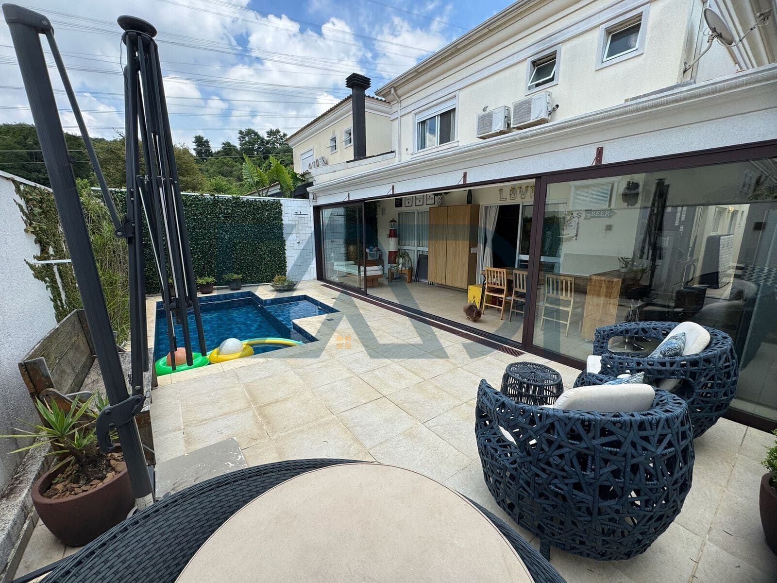 CASA TAMBORE EXCLUSIVE HOUSE - R$ 2.750.000,00