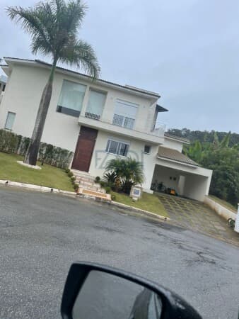 CASA VALVILLE 2 - R$ 2.400.000,00
