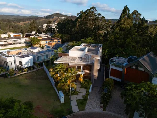 Casa em Condomínio Tamboré 11