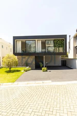 Casa em Condomínio Tamboré 11