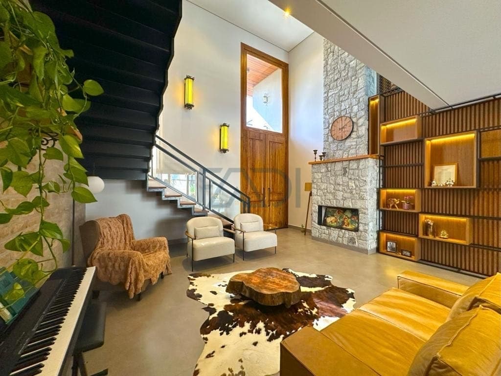 Casa Alto Padrão com 4 Suítes (450m2) - Holambra/SP - R$ 3.950.000,00