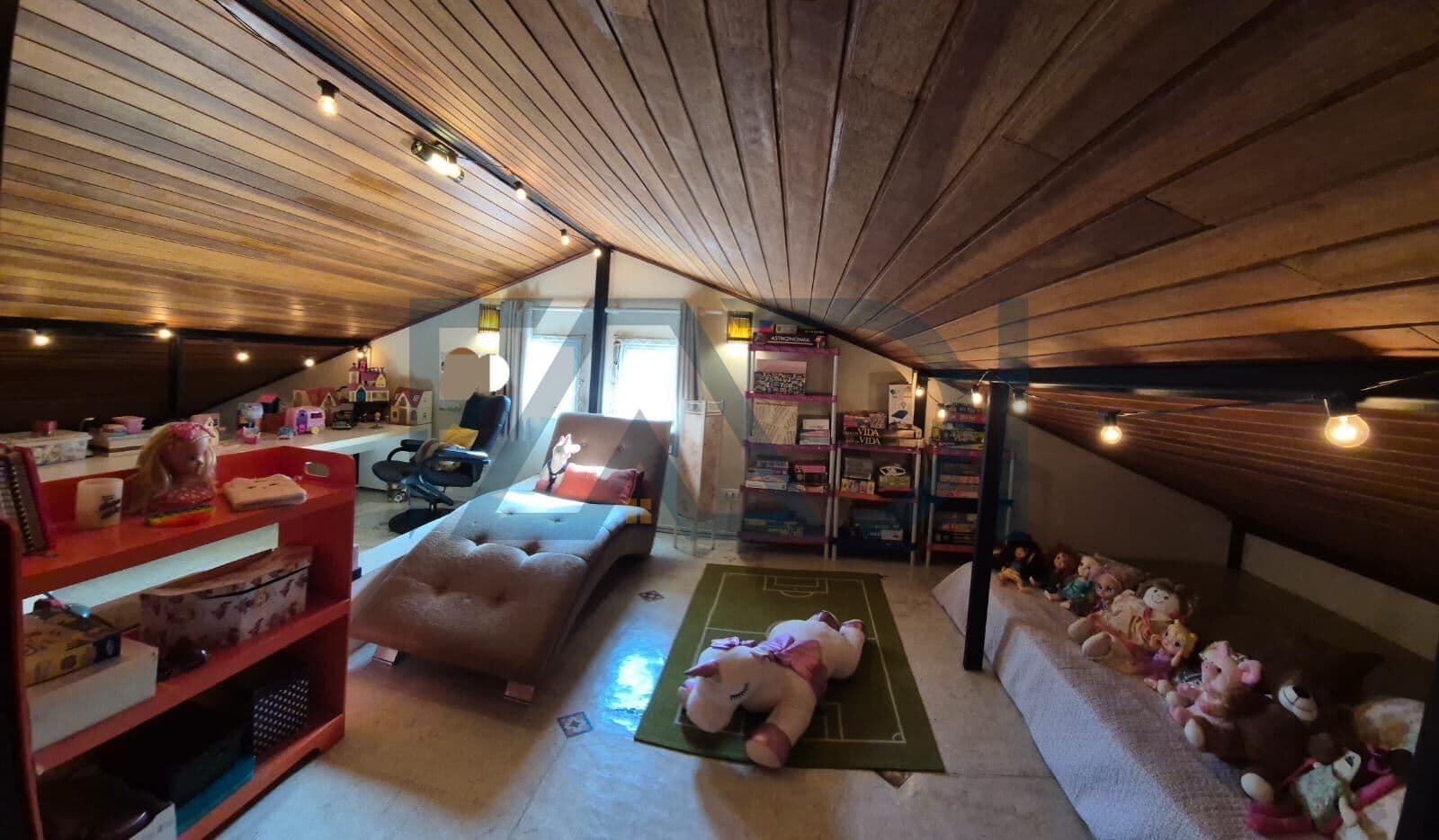 Casa em Condomínio Tamboré 4