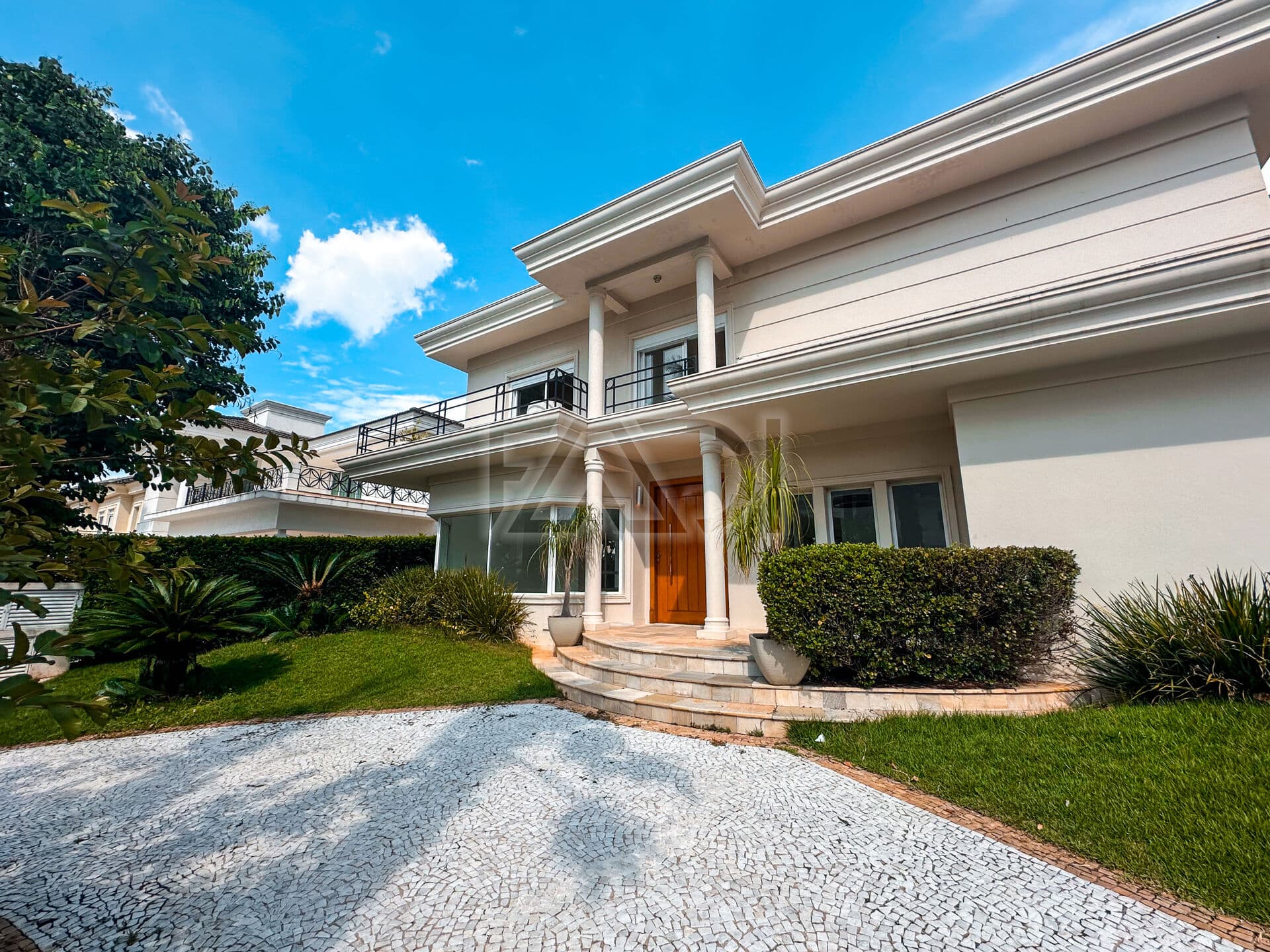 Casa em Condomínio Tamboré 2