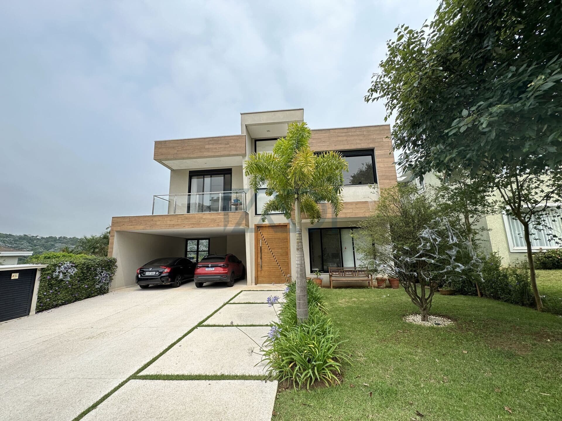 CASA PORTEIRA FECHADA - GENESIS 2 - R$ 5.500.000,00