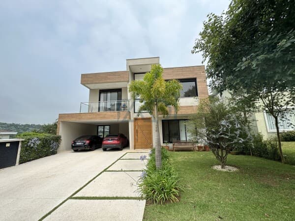 CASA PORTEIRA FECHADA - GENESIS 2 - R$ 5.500.000,00