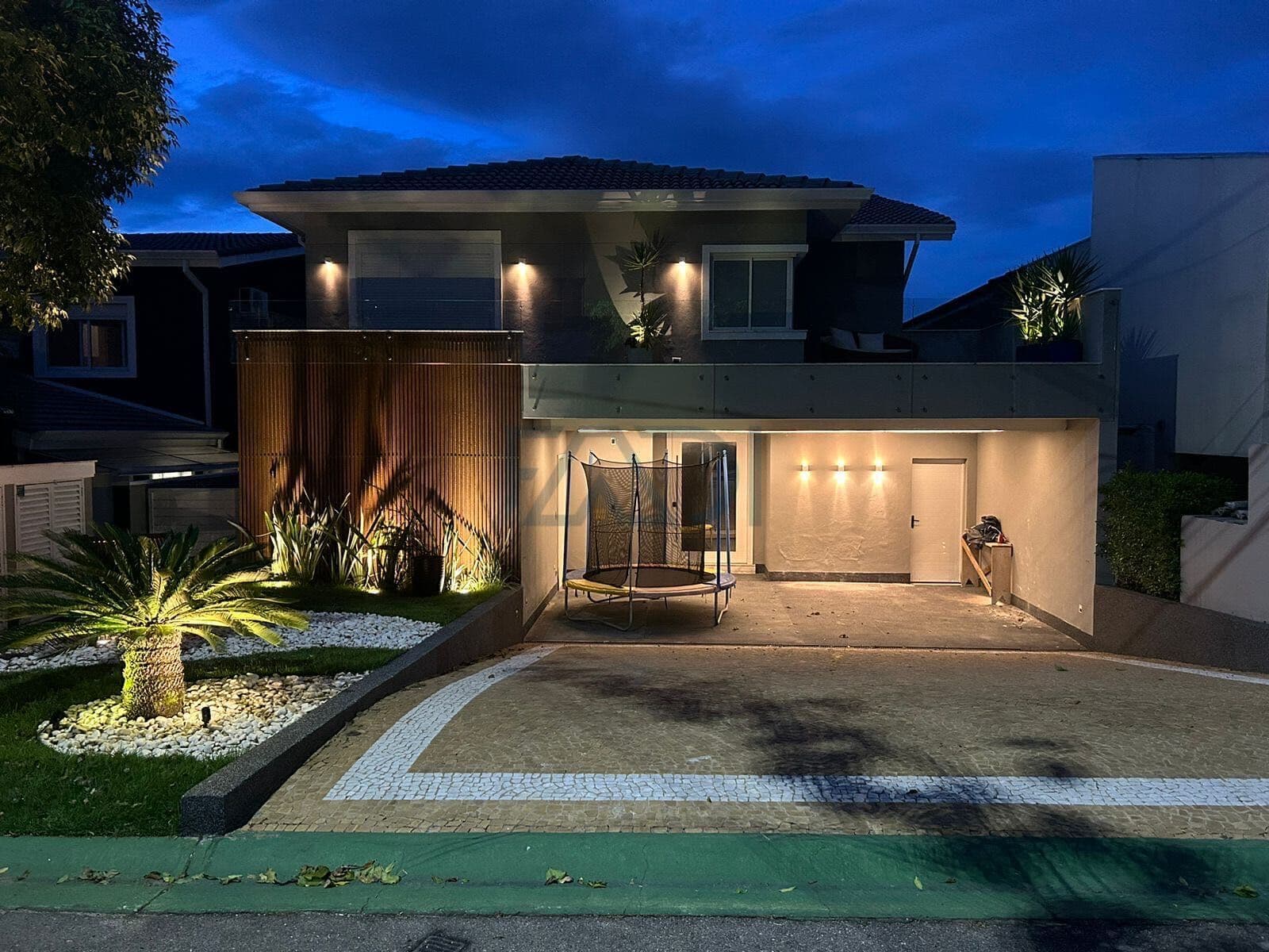 Casa em Condomínio Residencial 4