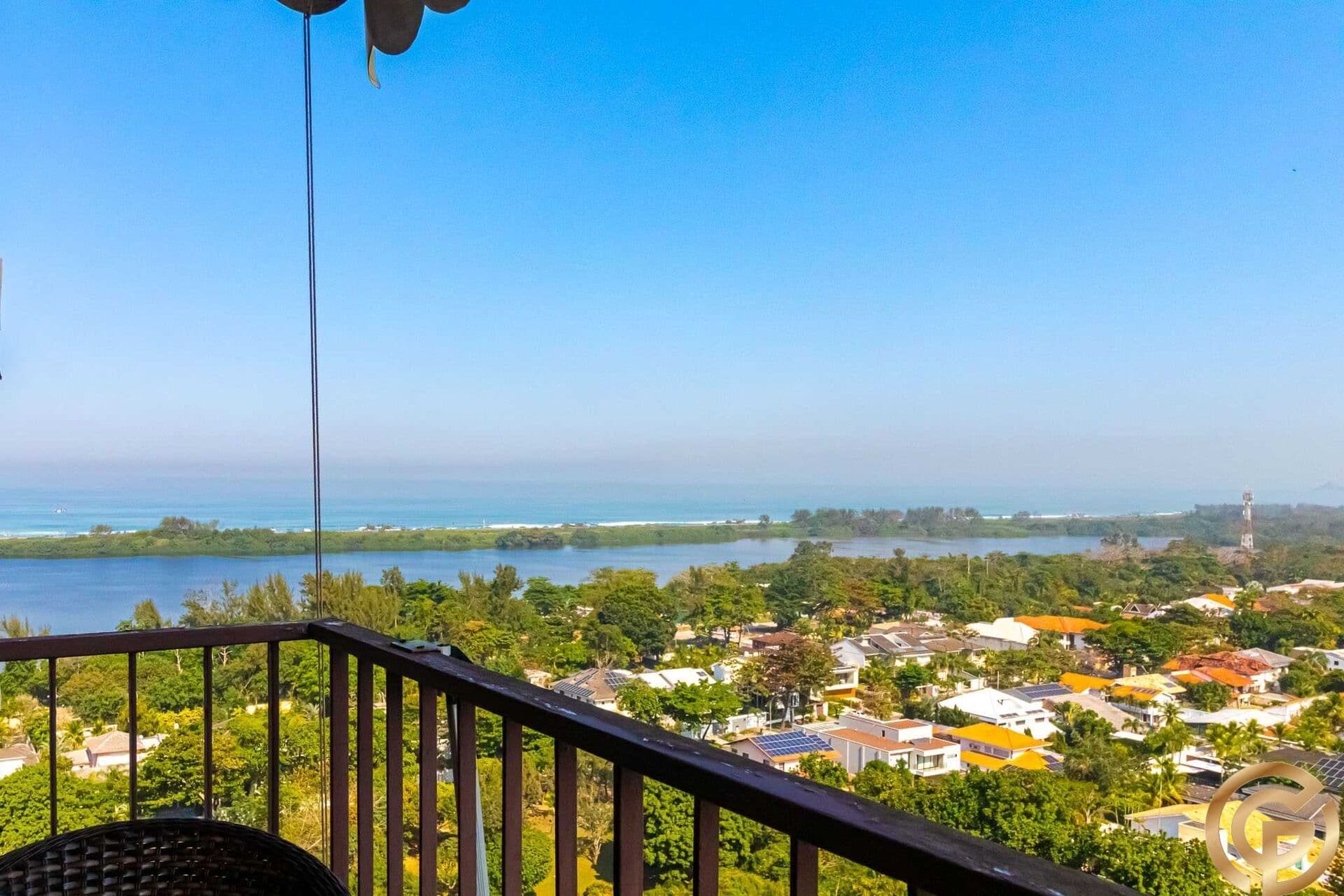 Apartamento Reformado 110m², Alto Padrão, Vista Mar e incrível Pôr-do-sol, 2 vagas e um Clube maravilhoso privativo.