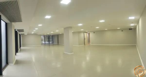 3 Andares Comerciais, 984m², reformados, em Condomínio de Alto Padrão na Barra, ao lado do Parque das Rosas.