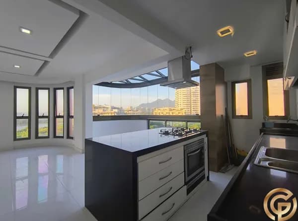 Cobertura Duplex Espetacular, 225m², 3 Suítes, 2 vagas, Pé na Areia – Ocean Drive, Barra da Tijuca