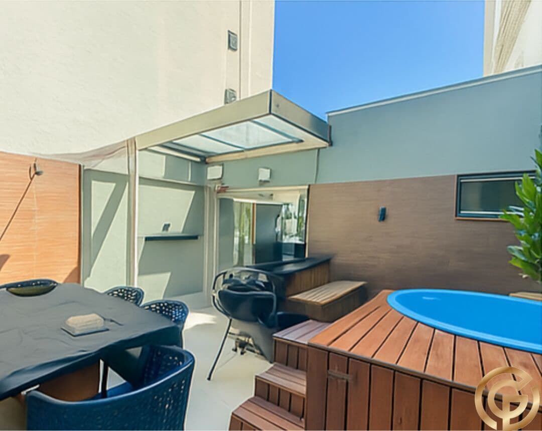 Reformada Cobertura 180m², Original 3 quartos, 2 Vagas, próximo ao Fasano Hotel e Praia de Ipanema