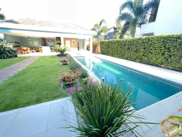 Casa duplex 500m² – 5 suítes – Reformada – Barra da Tijuca