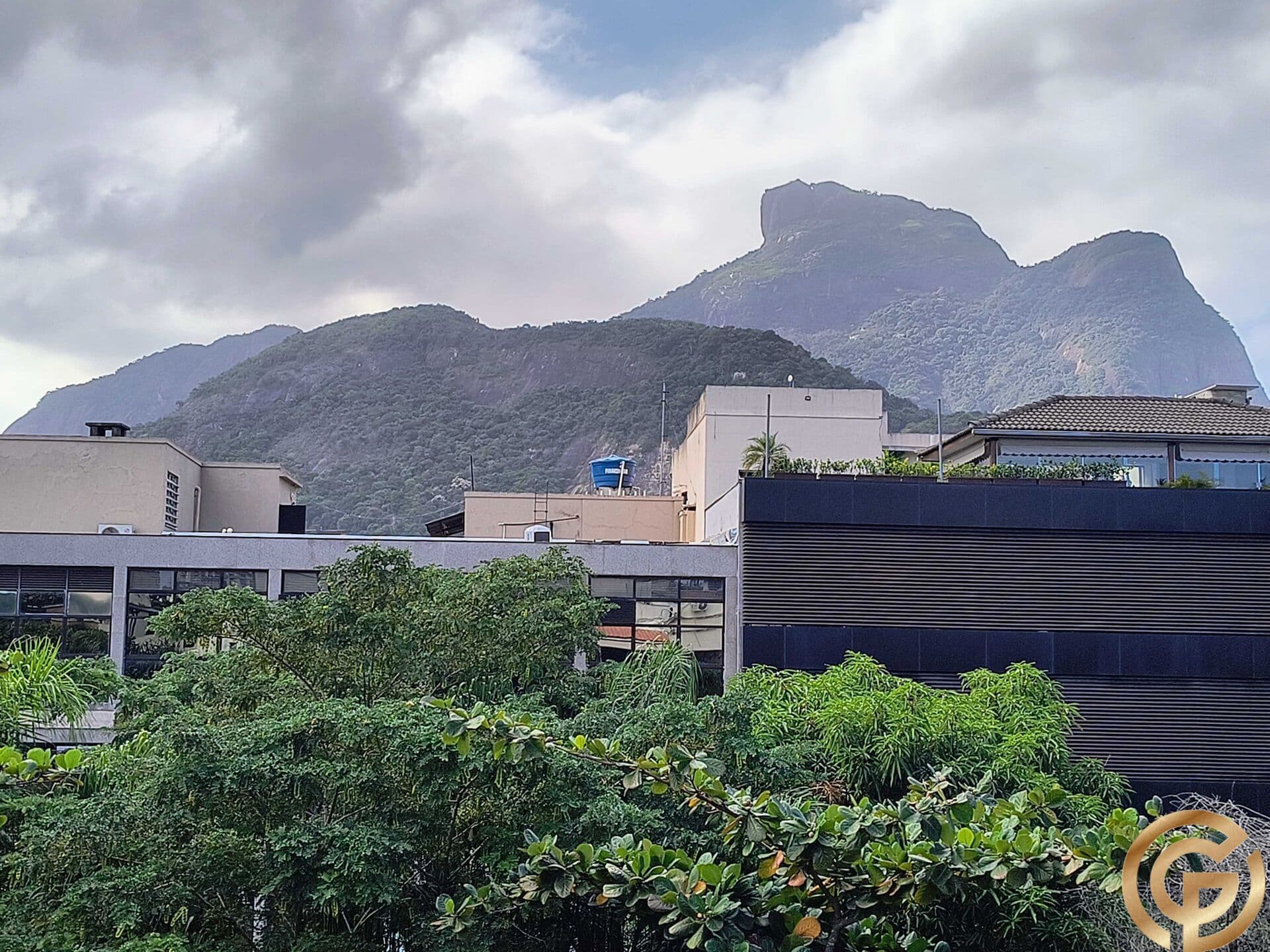 Cobertura Linear 181m² no Jardim Oceânico – Vista Pedra da Gávea e 2 Vagas