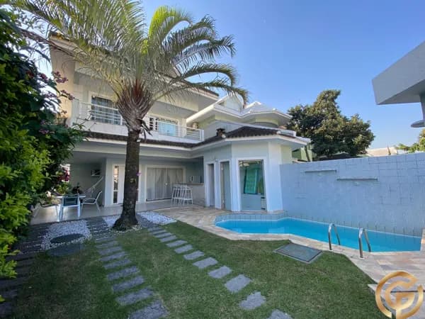 Casa em Condomínio com lazer, segurança 24hs, 5 suítes, Piscina, Espaço Gourmet e Sauna, em frente ao RECREIO SHOPPING.