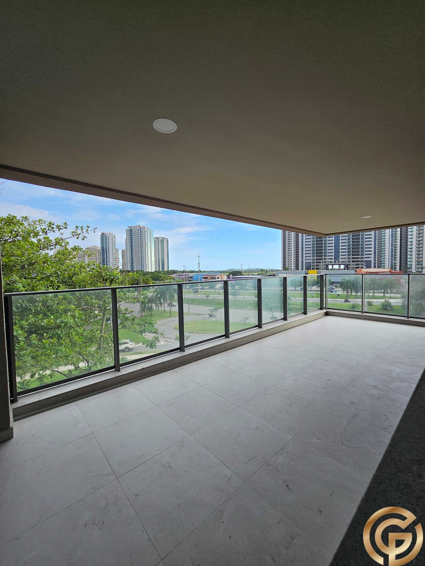APARTAMENTO À VENDA 155m² 3 suítes Dependências completas no CONCEPT BARRA Quadra Z | Nova Barra da Tijuca