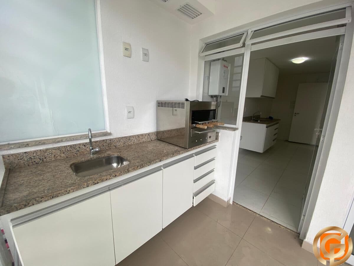 Apartamento com Varanda Gourmet com churrasqueira, 70m², Vaga e um Resort completo com ônibus para o Metrô Barra, no Recreio.