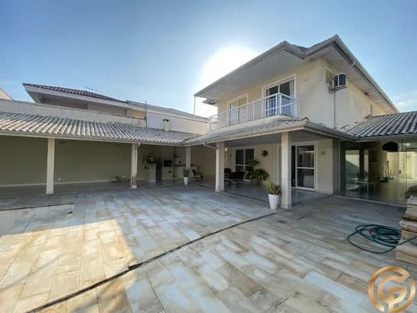 Casa duplex 238m² – 4 suítes – Lote 594m² – Condomínio no Recreio
