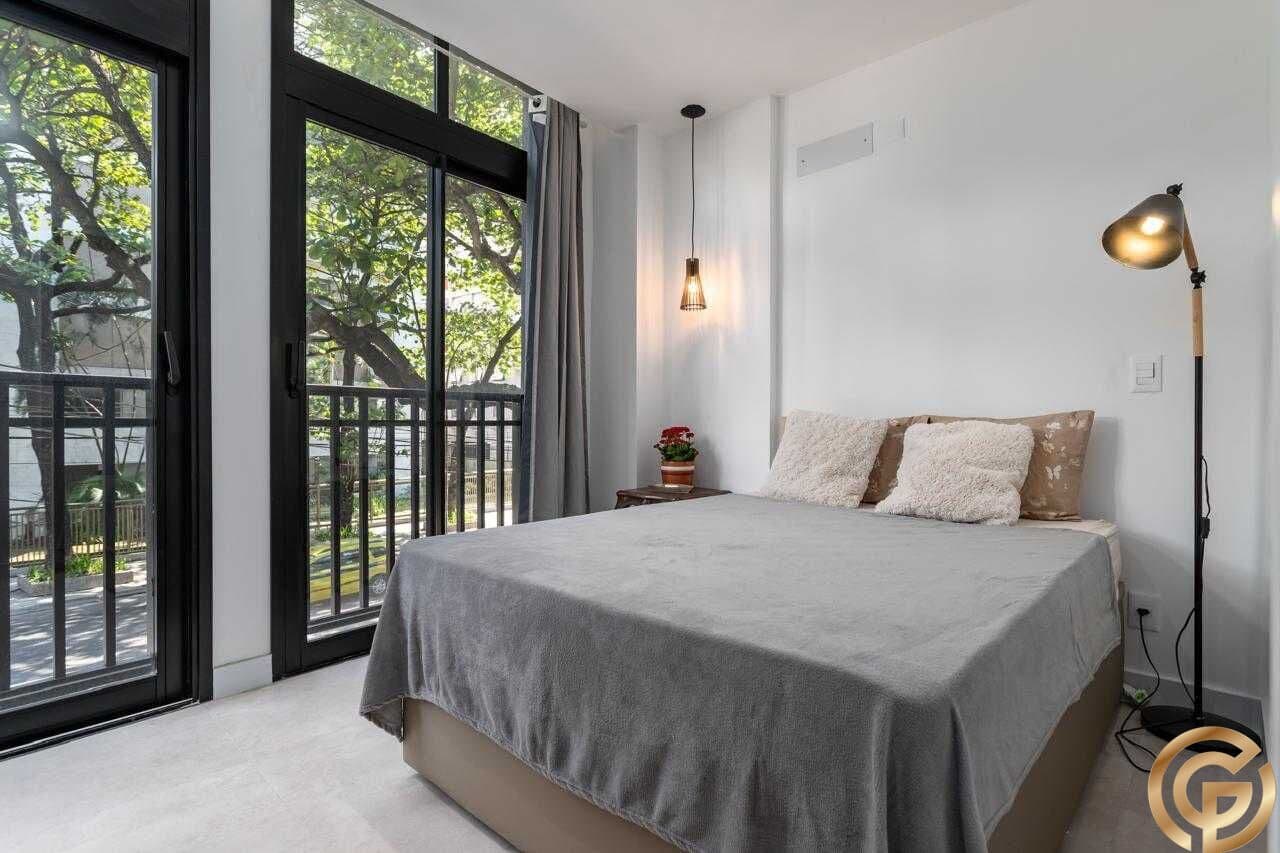 Apartamento Flat Vintage no Leblon – 37m², Vista Praia de Todas as Janelas