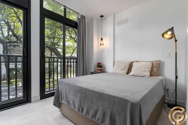 Apartamento Flat Vintage no Leblon – 37m², Vista Praia de Todas as Janelas