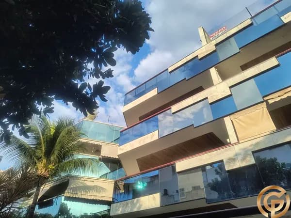 Apartamento Reformado, varandão, 110m², 2 vagas, localização Nobríssima no Recreio dos Bandeirantes,.