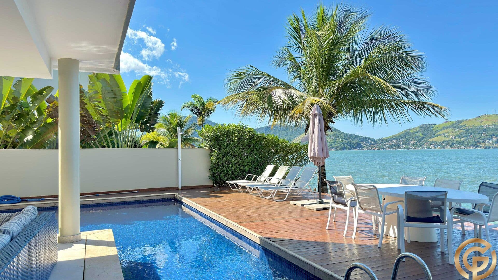 Casa Contemporânea de Altíssimo Padrão – Porteira Fechada de Luxo em Mangaratiba