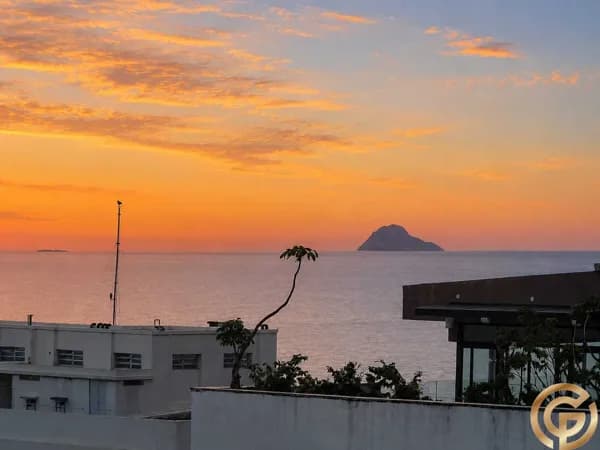 Apartamento STUDIO, no Marias Estúdios Ipanema, entre o metrô e o Posto 9, a poucos passos da Praia de Ipanema.