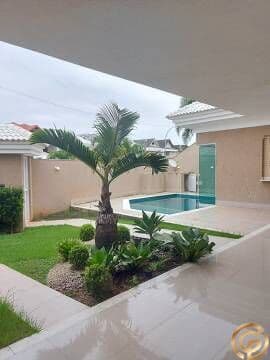 Casa Triplex de Alto Padrão, 343m² com 5 suítes com closet, espaço gourmet, piscina e sauna, no Interlagos Quality na Barra.