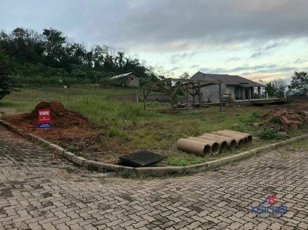 Terreno no centro de Tupandi