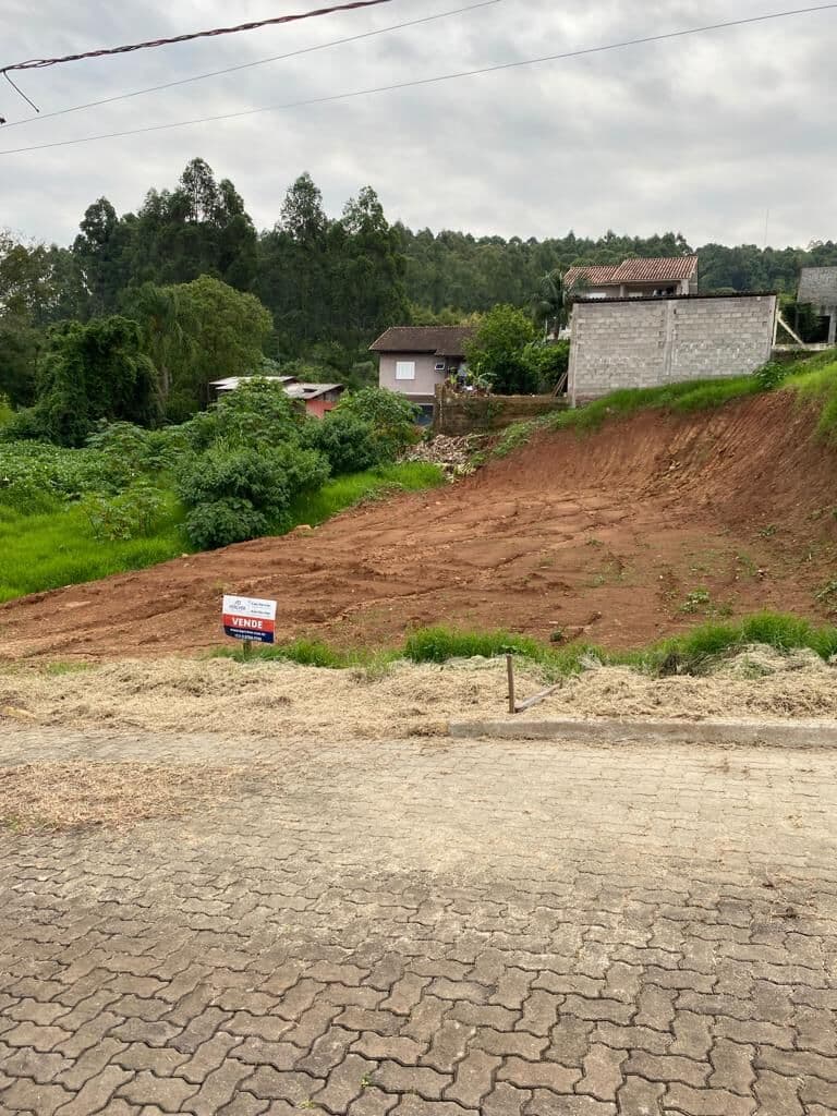 Terreno de 450m² à venda no Centro de Tupandi – Excelente localização