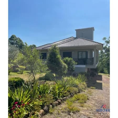 Casa Alto Padrão com Terreno Amplo