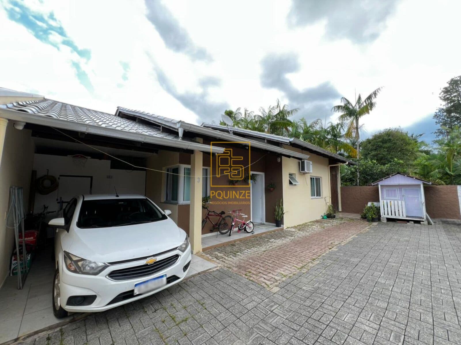Casa em condomínio fechado no centro de Ascurra
