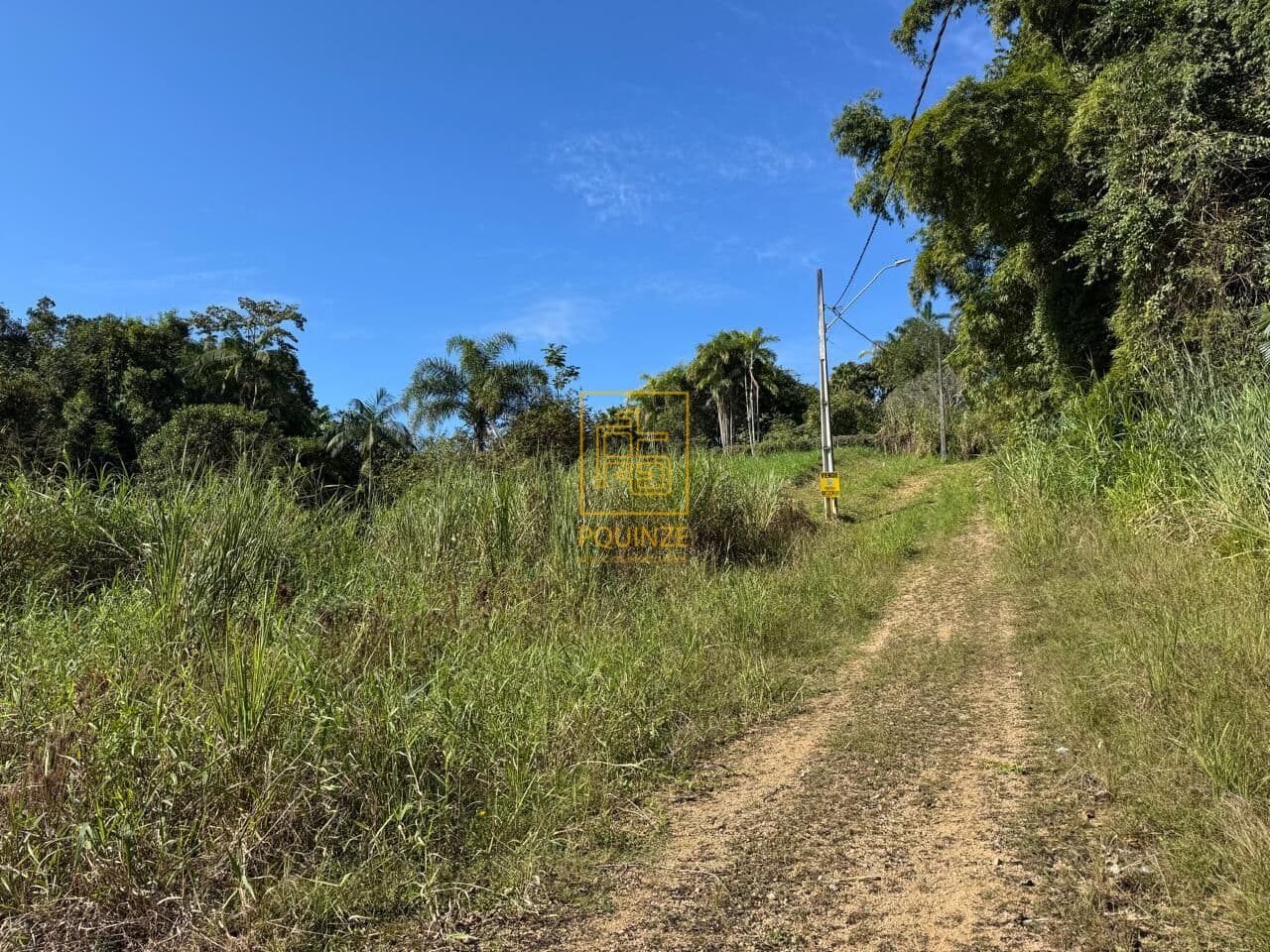 Terreno com 18m de frente no bairro Pomeranos