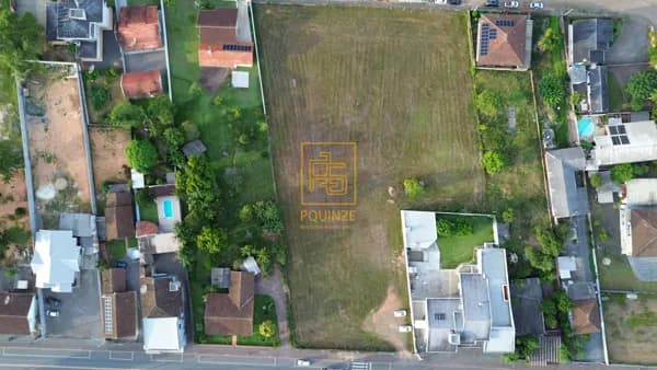 Terrenos amplos e planos no centro de Ascurra