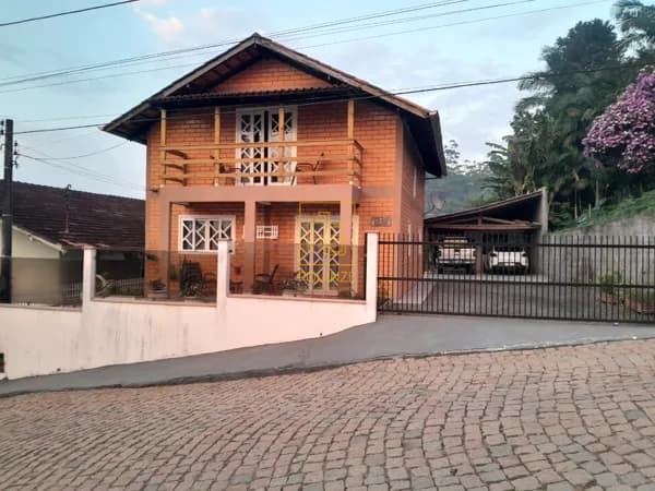 Casa com 3 dormitórios em Rodeio