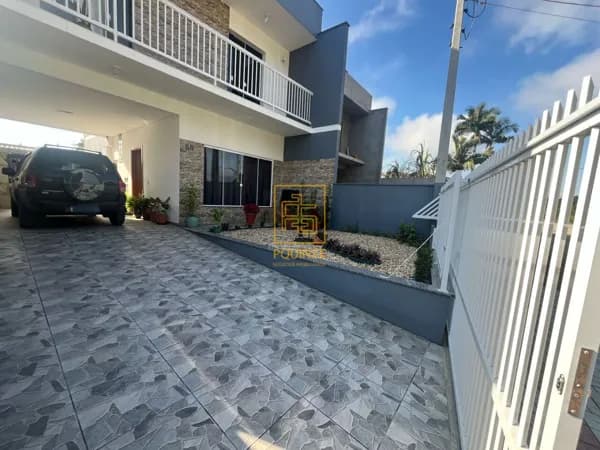 Sobrado com espaço extra e fácil acesso ao Centro de Timbó