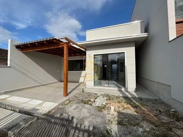 Casa com excelente localização e conforto no bairro Quintino