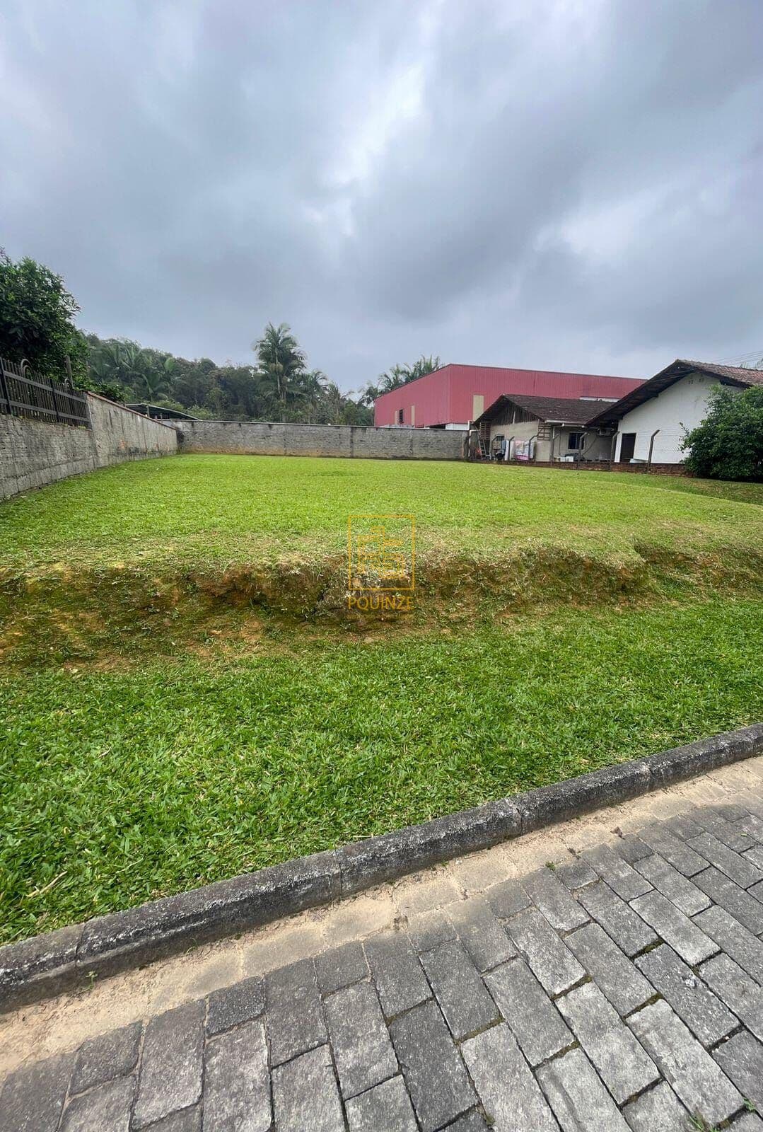 Terreno de 452 m² no bairro Araponguinhas