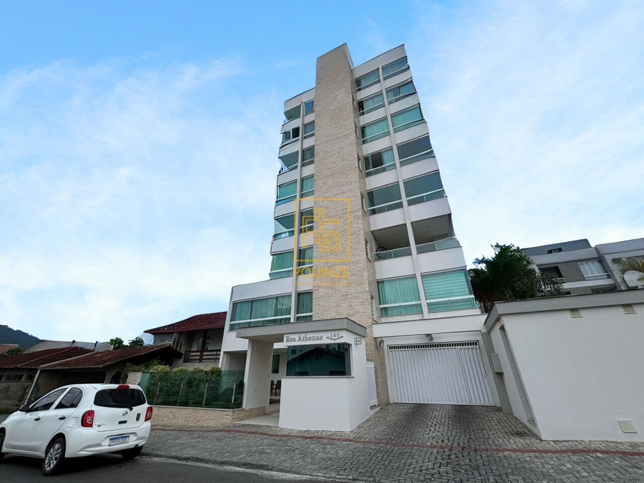 Apartamento semi mobiliado com fino acabamento no bairro Quintino