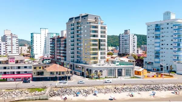 Viva de frente para o mar em um apartamento com 140m²