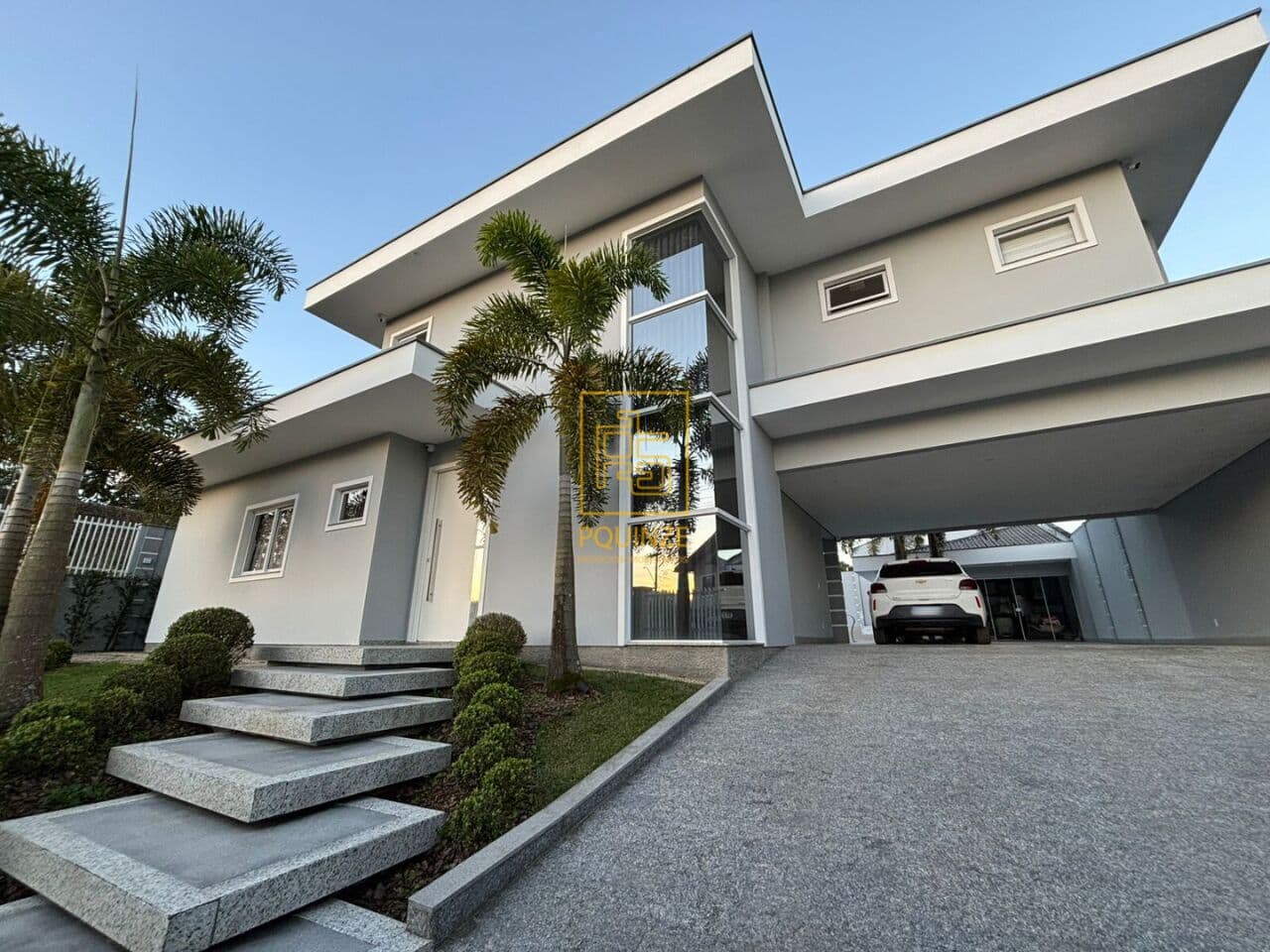 Casa de alto padrão em bairro nobre de Timbó