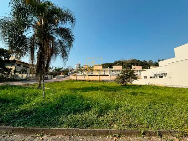 Terreno Plano à Venda no Bairro das Capitais