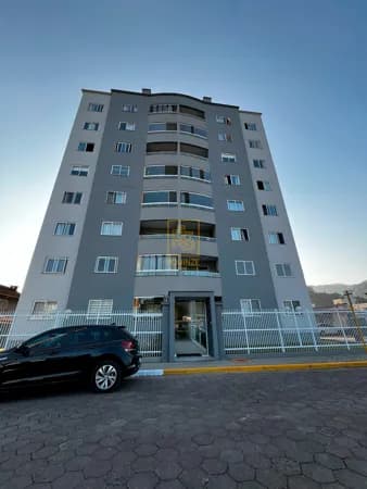 Apartamento semi mobiliado no coração de Rodeio