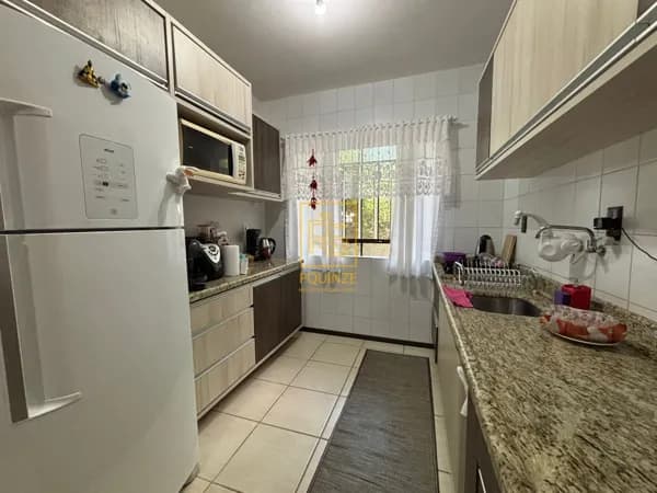 Casa com 2 suítes e amplo quintal próxima ao centro de Timbó