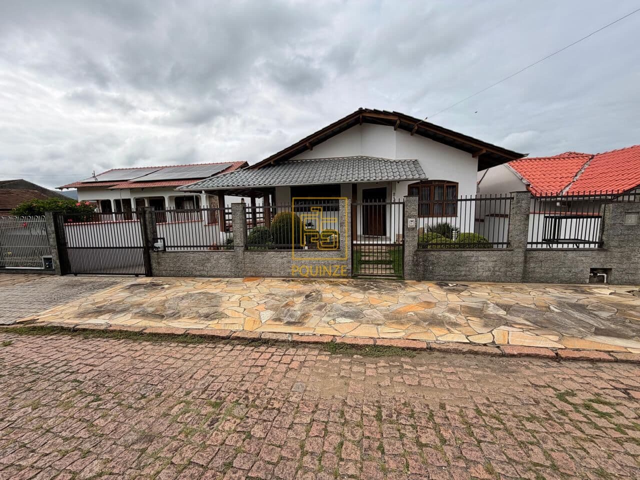 Casa com piscina no bairro das Capitais em Timbó