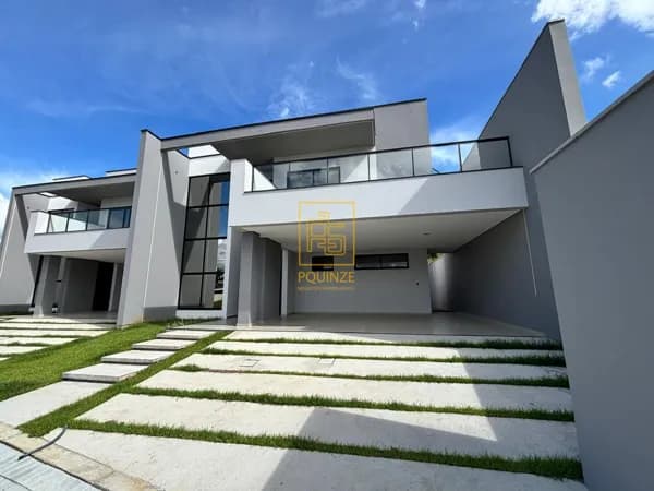 Sobrado Moderno com Churrasqueira: A Poucos Minutos do Centro de Timbó!