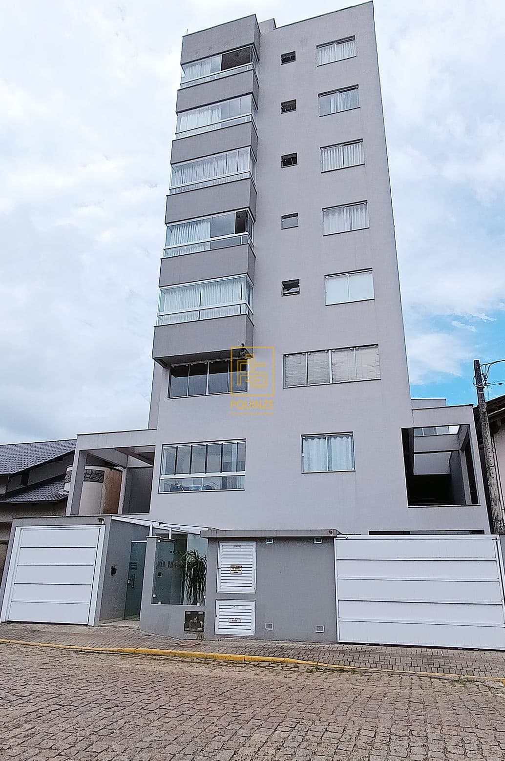 Apartamento mobiliado no Centro de Rodeio