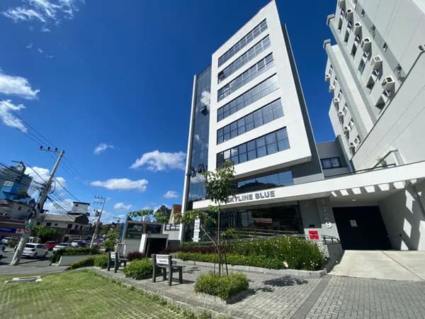 APARTAMENTO NOVO COM FACHADA MODERNA AO LADO DA FURB