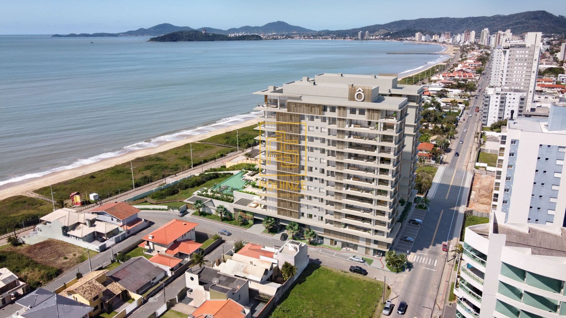 Apartamento de alto padrão com acesso direto à praia