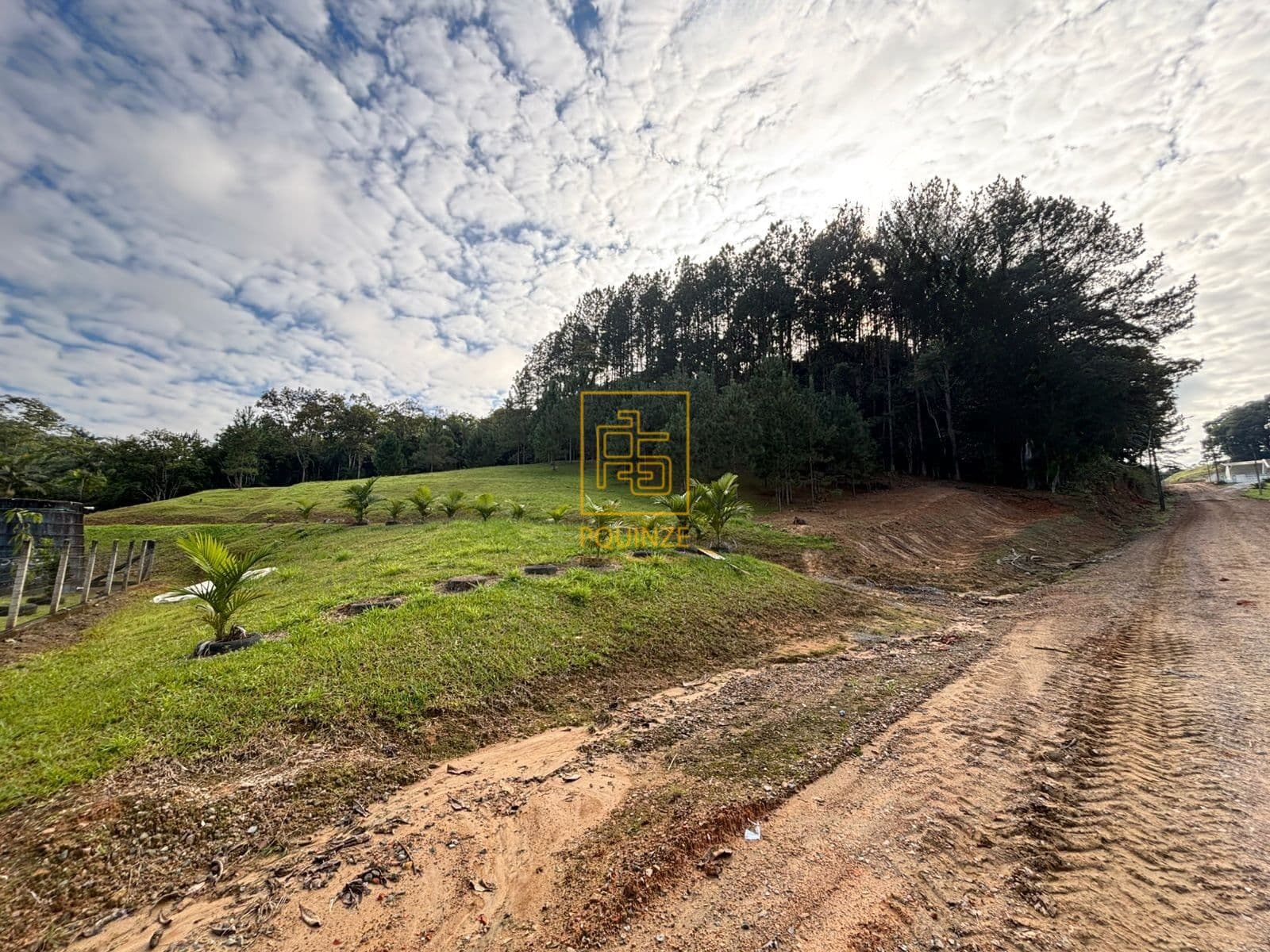 Terreno de 4.590m² no bairro Tiroleses