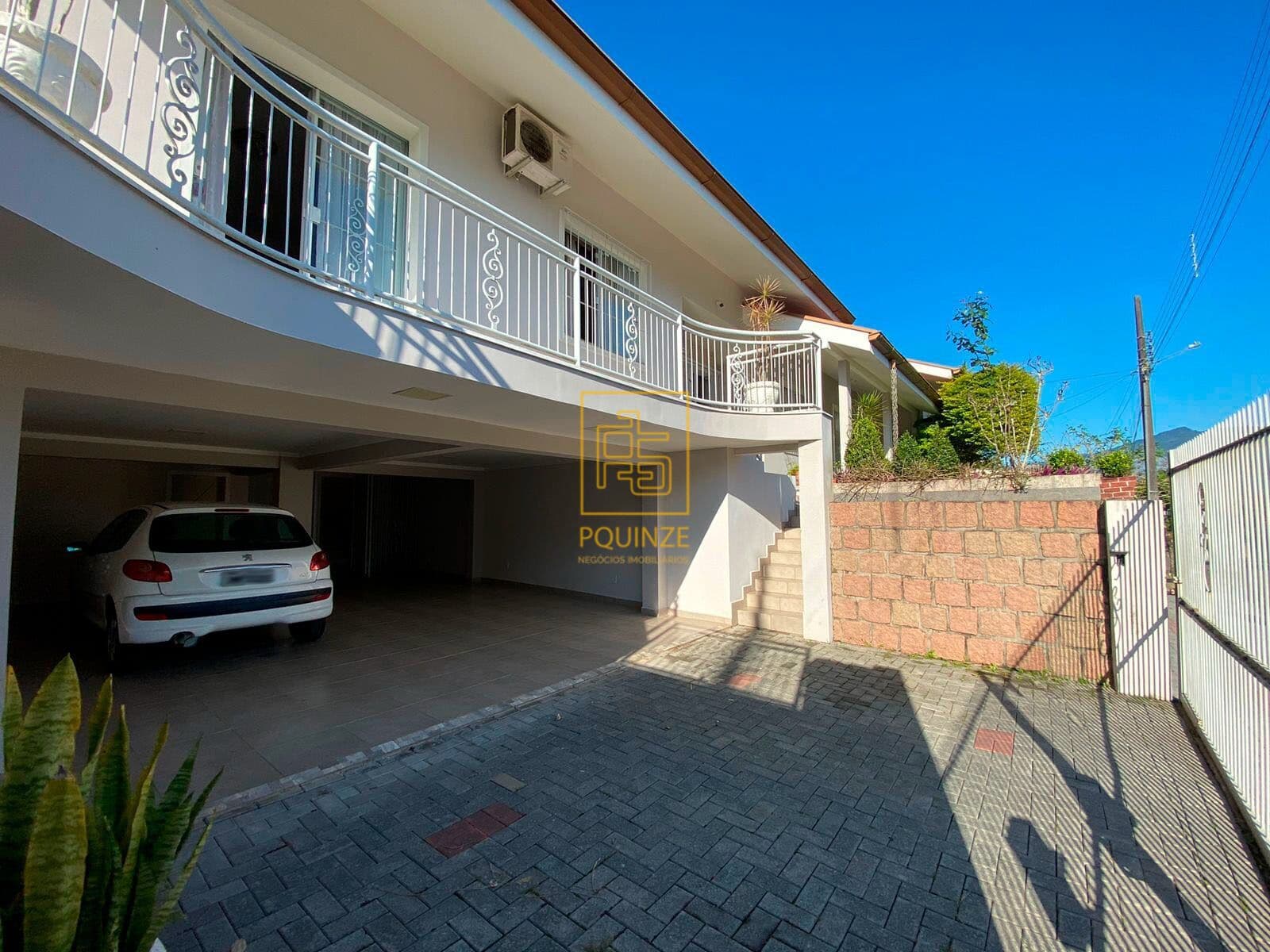 Casa de alto padrão no bairro Quintino em Timbó